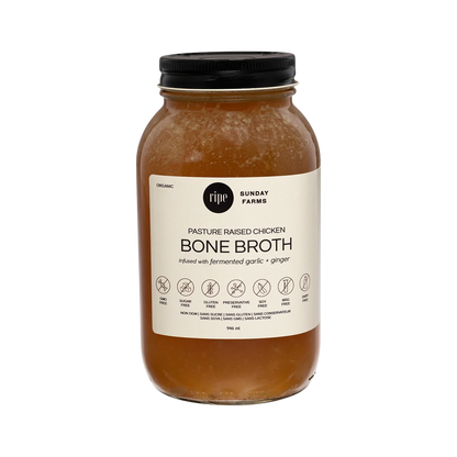 Bouillon d'os de poulet mûri avec ail et gingembre fermentés