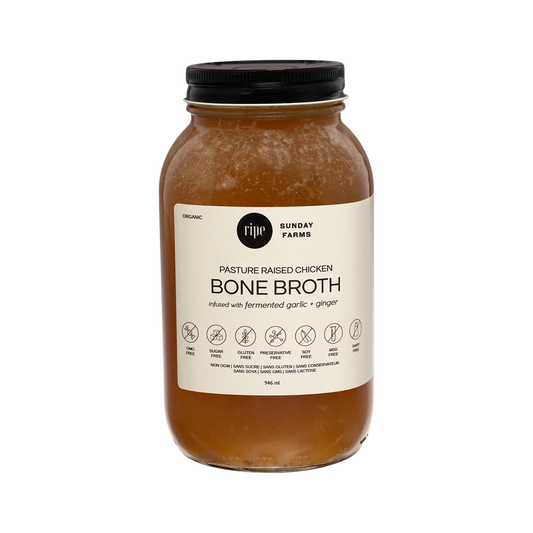 Bouillon d'os de poulet mûri avec ail et gingembre fermentés